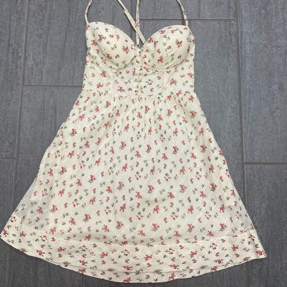 GUESS sweetheart neckline ditsy dress